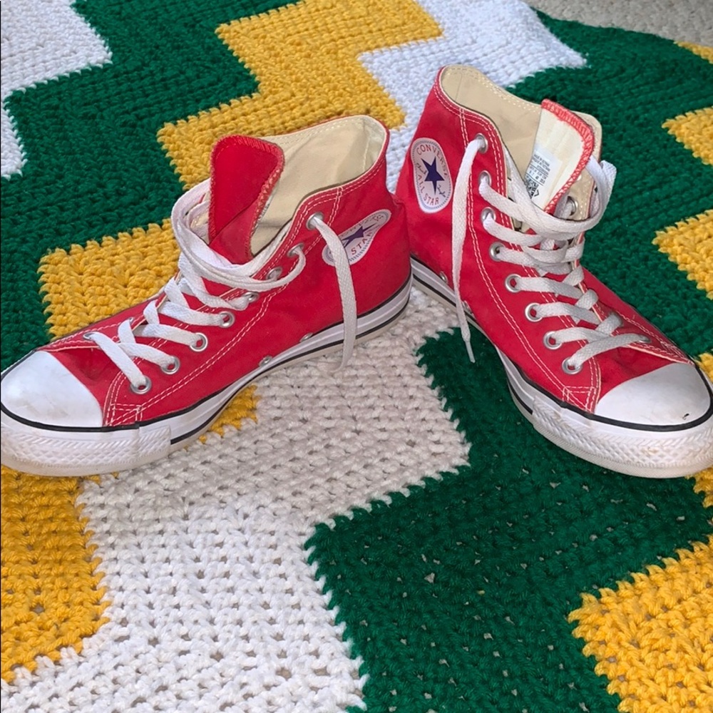 Red Hightop Converse UNISEX women’s 9 men’s 7